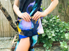 Load image into Gallery viewer, Rectangle illustrated velvet pouch zipper bag wallet fashion acessory